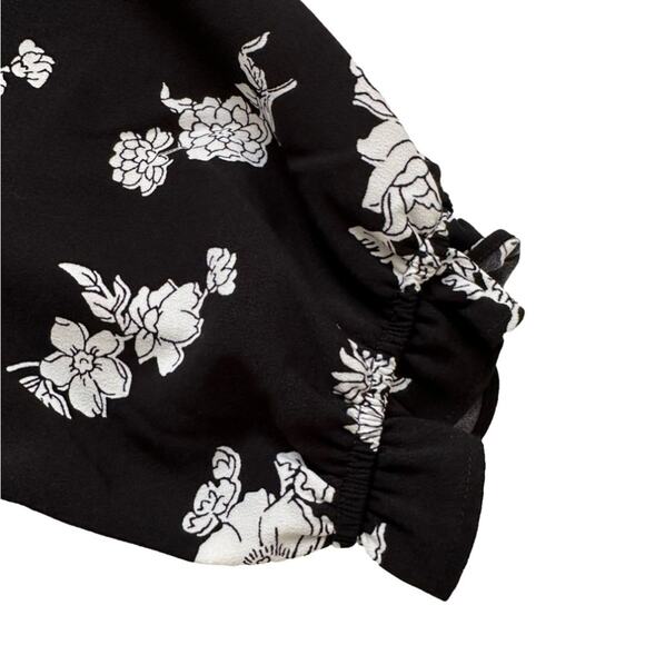 Loft Outlet Dress Black White Floral Ruffled Short Sleeve Button Front Size SP - Picture 10 of 12